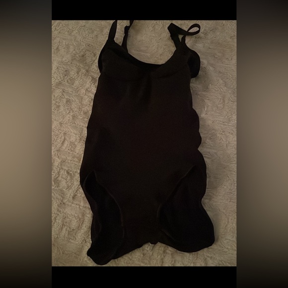 Skims sculpting bodysuit - Picture 5 of 5